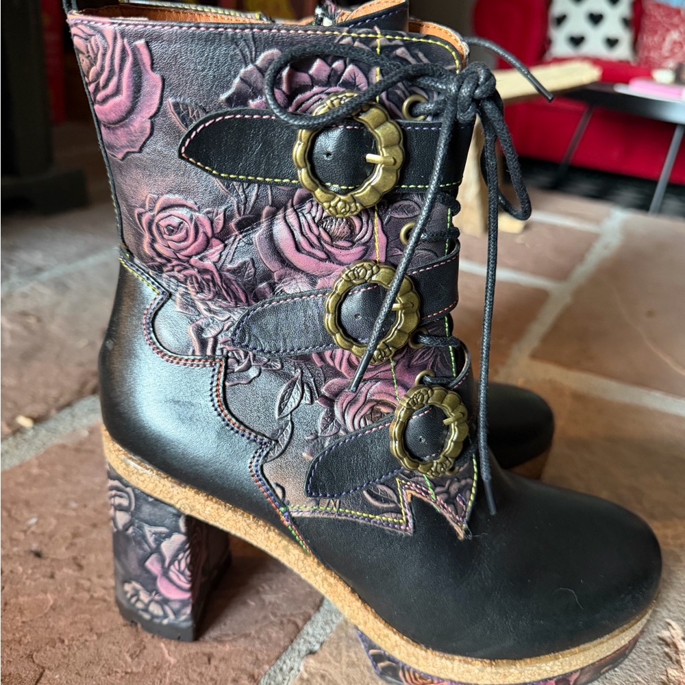 Black and Pink Floral Lace-Up Boots!